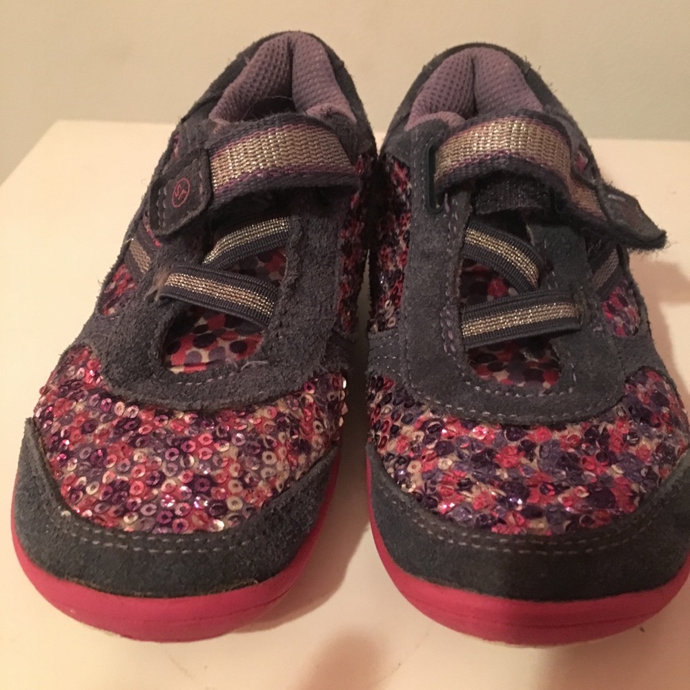 Girls sneakers